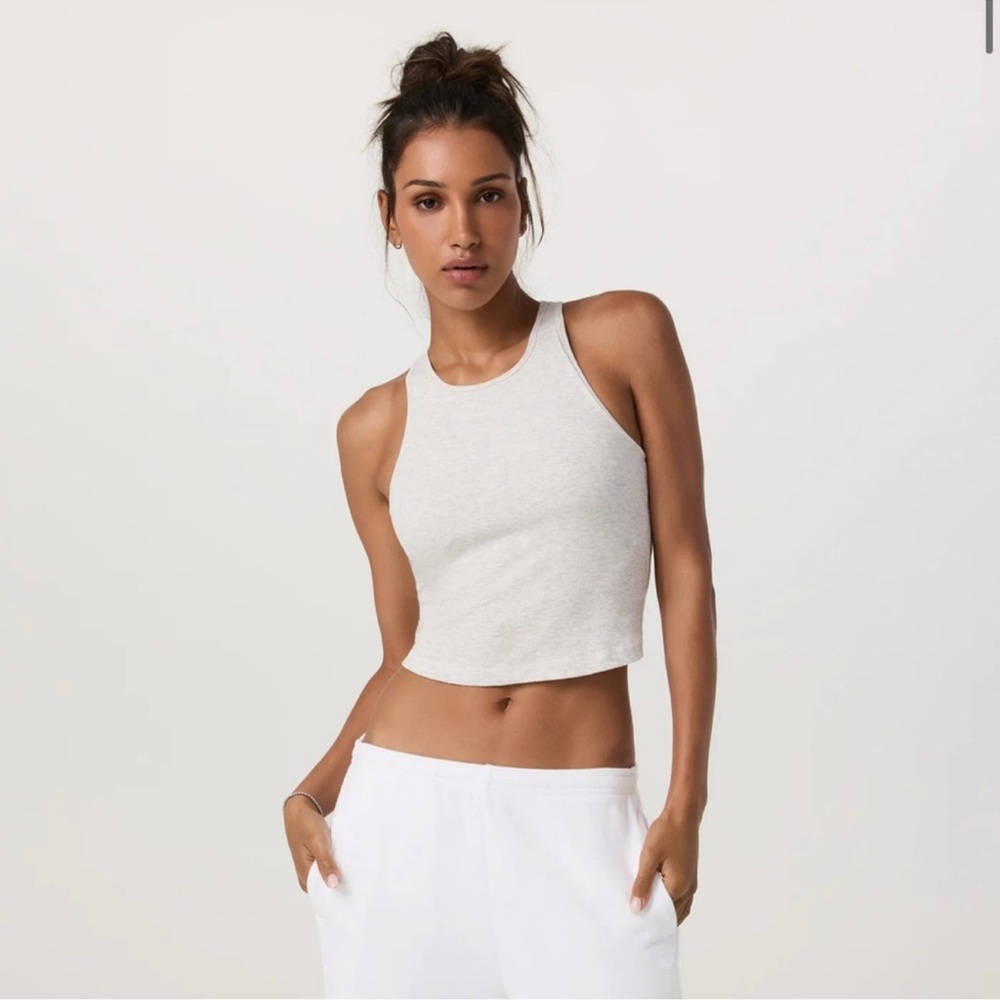 Vuori Women's Heather Gray Cropped Ribbed Tank Top